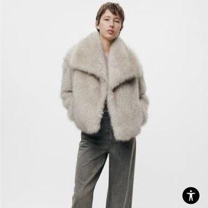 Zara SHORT FAUX FUR JACKET